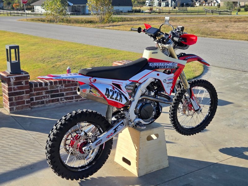 Willy Watts (Over 40 Expert Motorcycle Vehicle Photo)